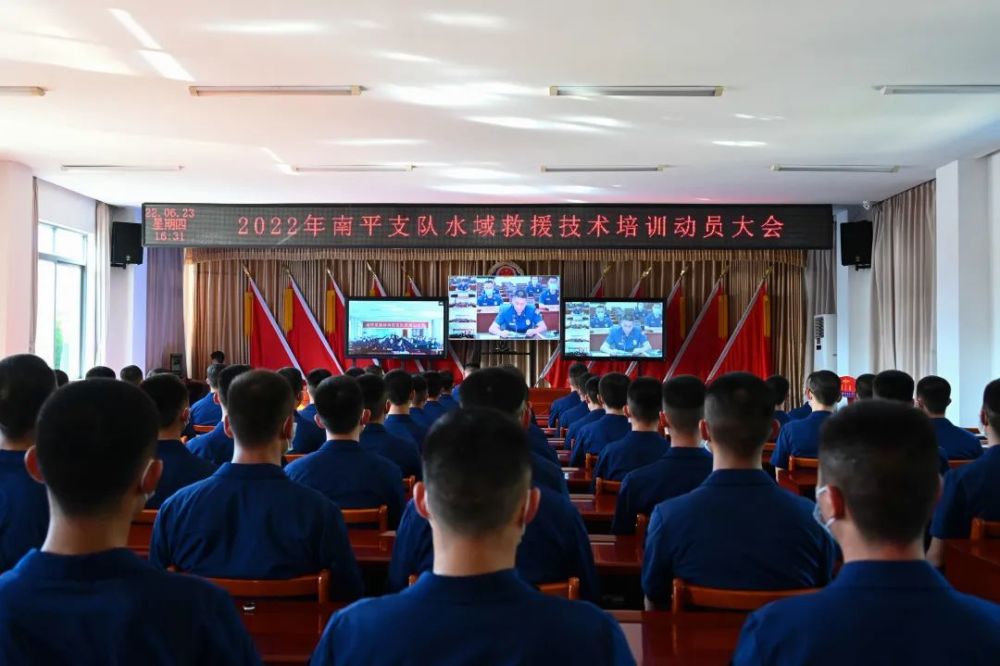 急流勇進(jìn)|南平市森林消防支隊(duì)開展急流洪水救援培訓(xùn)鍛造&ldquo;兩棲&rdquo;應(yīng)急尖兵