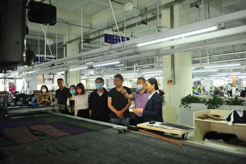 揭示新穎的標格 呈現別樣的情調 成都服裝 服飾 行業協會黃文章會長一行赴格調服飾公司考察交流