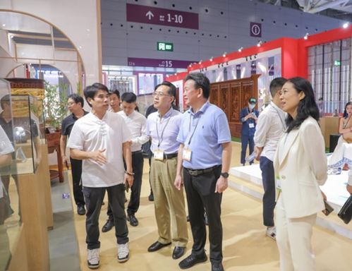 賞大師精品 觀時尚國潮 品經典設計 文博會福田館彰顯文化創意國際風采